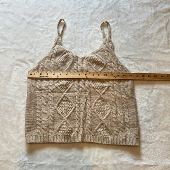 Forever 21 Size Medium Soft Crochet Sweater Tank Top NEW w/ Tag  Beige/light tan - Picture 4 of 8